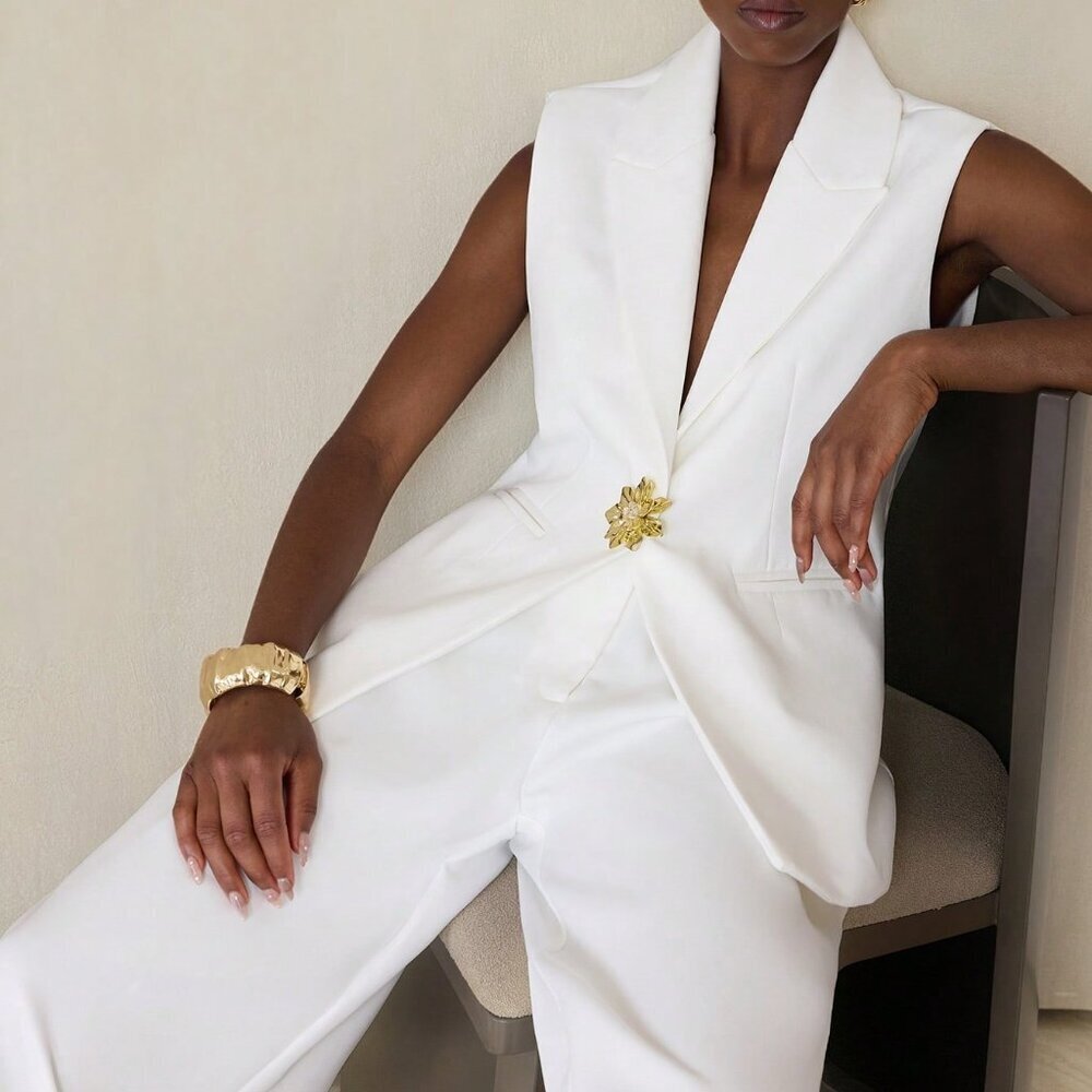 White Elegant Women's Minimalist Suit Vest Set - Picture 6 of 6